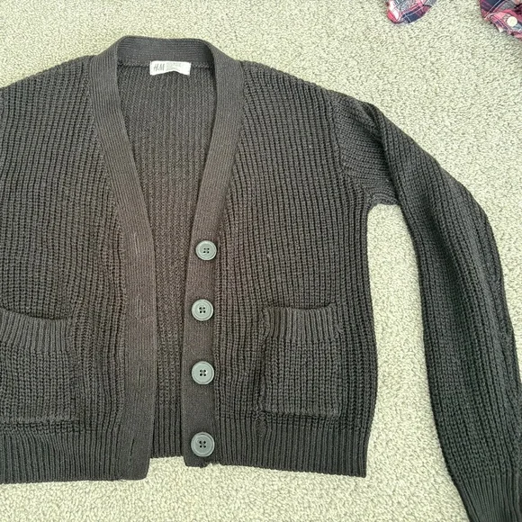 Cardigan - Picture 1 of 3